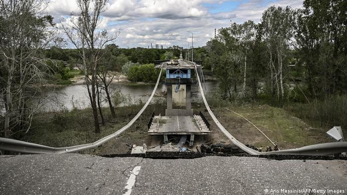 Ukraine có thể phải rút quân khỏi Severodonetsk - thành trì cuối cùng ở Lugansk